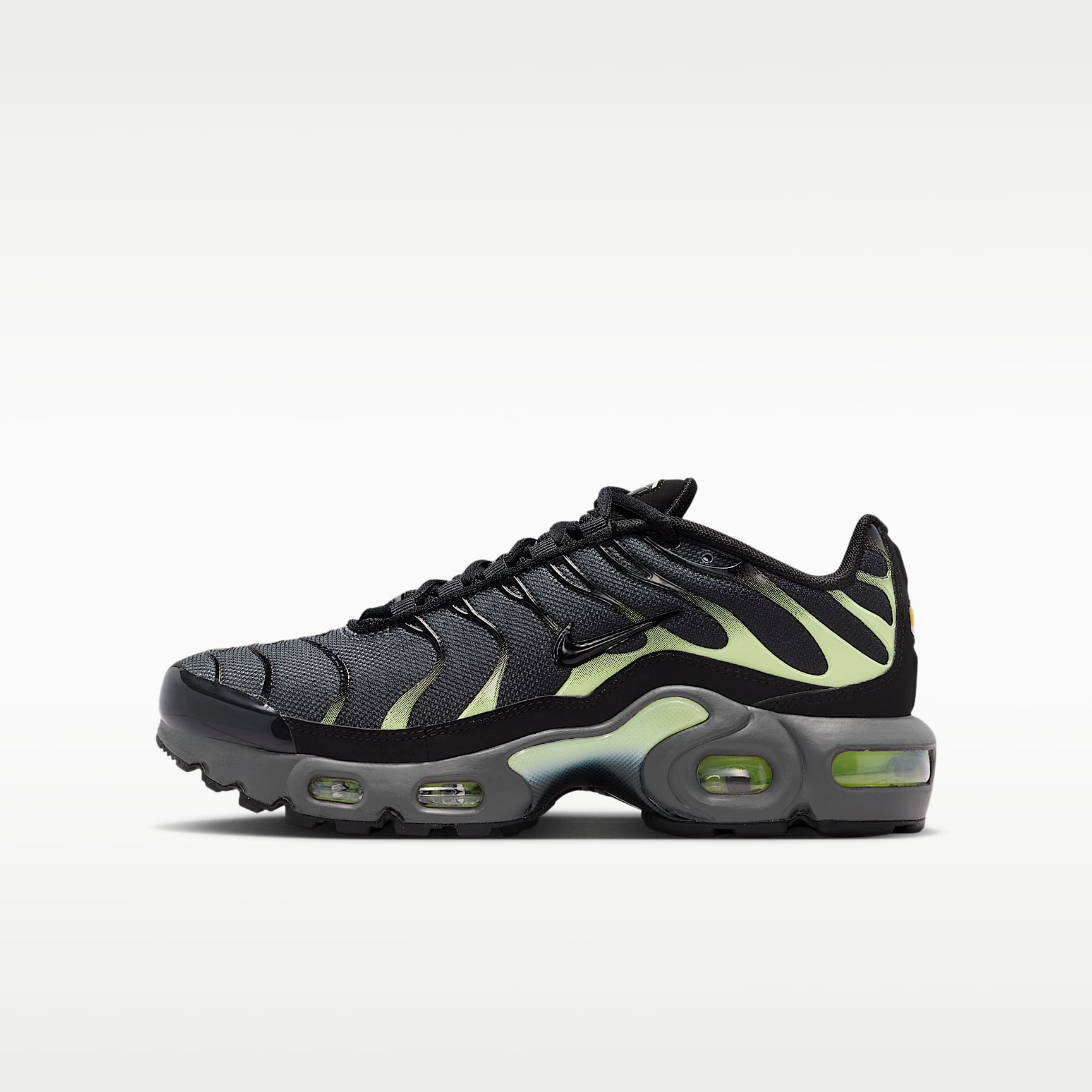 Nike Air Max Plus Older Kids' Shoes. Nike SI
